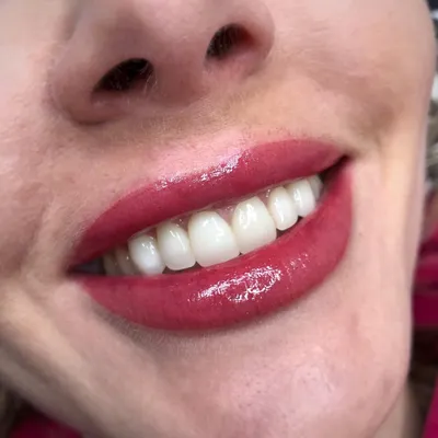 Изображение татуажа губ с 3д эффектом в пастельных тонах