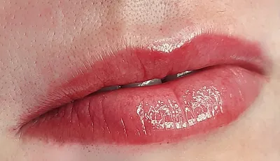 Фото татуажа губ с использованием омбре техники