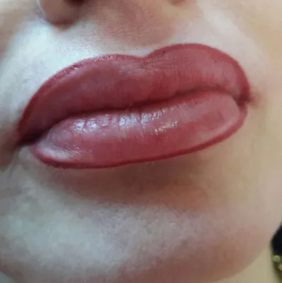 Татуаж губ, который нужно избегать: фотография в формате WebP