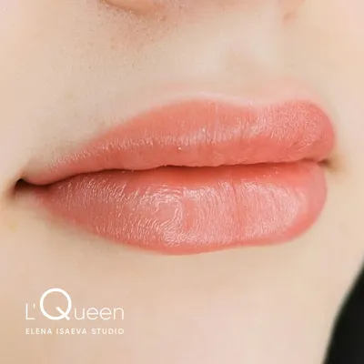 Изображение Татуаж губ персиковый цвет в WebP формате
