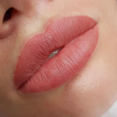 Татуаж на тонкие губы: фото с разными углами съемки
