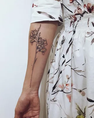 Фото татуировок на руке для девушек