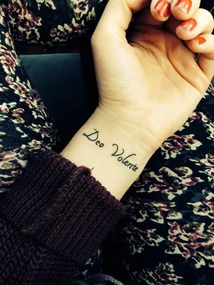 Татуировки для девушек на руке фотографии