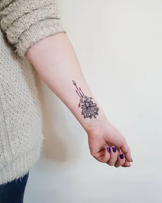 Фотографии татуировок на руке для девушек с татуировками-браслетами
