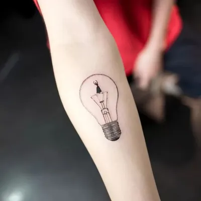 тату для дизайнера: 7 тыс изображений найдено в Яндекс.Картинках |  Minimalist tattoo, Lightbulb tattoo, Tattoo styles