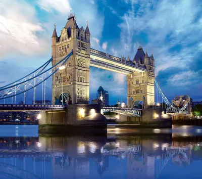 Тауэрский Мост В Лондоне В Черно-белом Ночью. Фотография, картинки,  изображения и сток-фотография без роялти. Image 33935757