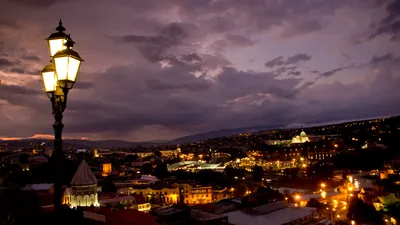 Красивый Панорамный Вид На Закате Тбилиси, Грузия Страна Фотография,  картинки, изображения и сток-фотография без роялти. Image 39387744