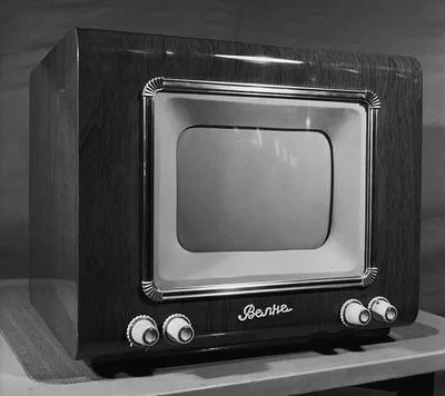 Одно сплошное телевидение…» Советский «голубой экран» в 1960-х гг.