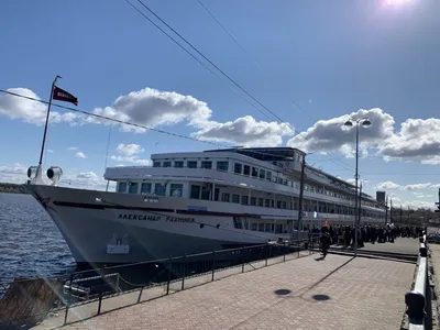 Файл:Aleksandr Radishchev riverboat in Nizhny Novgorod (1).jpg — Википедия