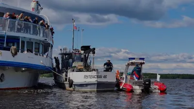 Появилось видео спасения людей с теплохода \"Александр Свирский\" - ТИА