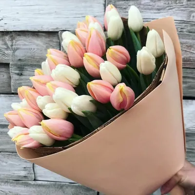 Розы, тюльпаны или мимозы: о чем расскажет ваш букет 8 Марта