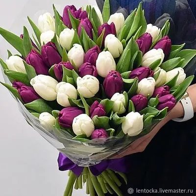 Сегодня купить тюльпаны разных необычных расцветок можно круглый год.