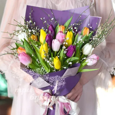 21 разноцветный тюльпан на 8 марта за 3460 ₽ с доставкой по Москве