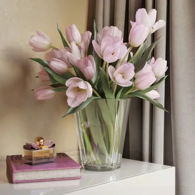 Тюльпаны в вазе | Тюльпаны, Цветочный, Букет цветов