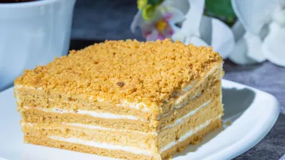 ТОРТ РЫЖИК это вкусный медовый торт без выпечки в духовке с заварным кремом  | Торт медовик - YouTube