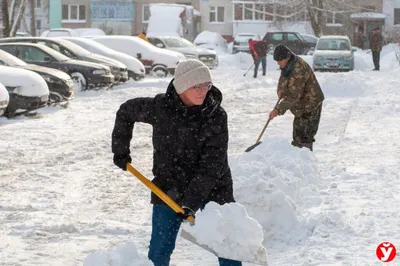Уборка снега в Москве проводится повсеместно - Московская правда