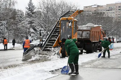 Уборка и вывоз снега в Екатеринбурге по цене от 10 руб/м2 -  Cleaning-Ekaterinburg.ru