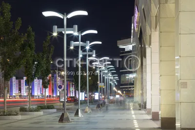 Фотография уличного освещения, которая подчеркивает архитектурные детали вашего дома