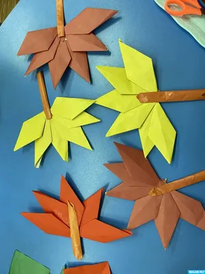 Урок Оригами. Санта-Клаус Оригами Ель Оригами Из Бумаги Фотография, картинки,  изображения и сток-фотография без роялти. Image 88786155
