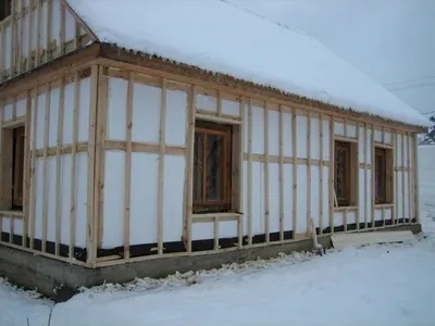 Утепление деревянного дома пенопластом: преимущества и недостатки