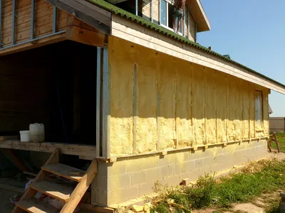Эффективное утепление фасада деревянного дома. Утепление деревянного дома  снаружи напылением ППУ.