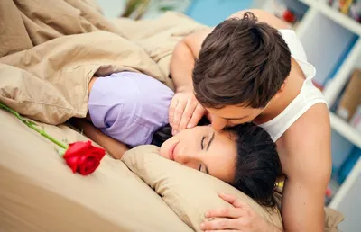 Картинки девушка целует парня утром (50 фото) » Красивые картинки,  поздравления и пожелания - Lubok.club