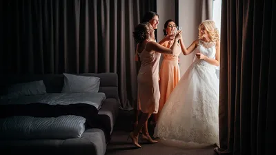Сборы жениха и невесты в свадебный день. — Wedding photographer in Zurich,  Barcelona, Milan, München, EU
