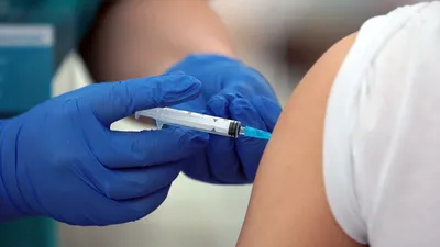 Бесплатная вакцинация от COVID-19 будет доступна и в 2023 году | Эстония |  ERR