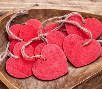 Друзья! Поздравляем вас с С Днём Святого Валентина! Любите и будьте  любимыми! И отправляйте наши медицинские валентинки своей второй… |  Instagram