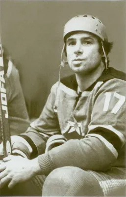 40 лет назад в автокатастрофе погиб легендарный советский хоккеист Валерий  Харламов - Чемпионат