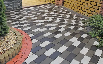 Картинка эксклюзивных вариантов укладки тротуарной плитки кирпичик для дома