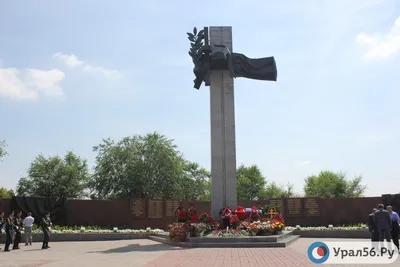 File:Белгород Мемориальный комплекс на Соборной площади Вечный огонь фото  1.jpg - Wikimedia Commons