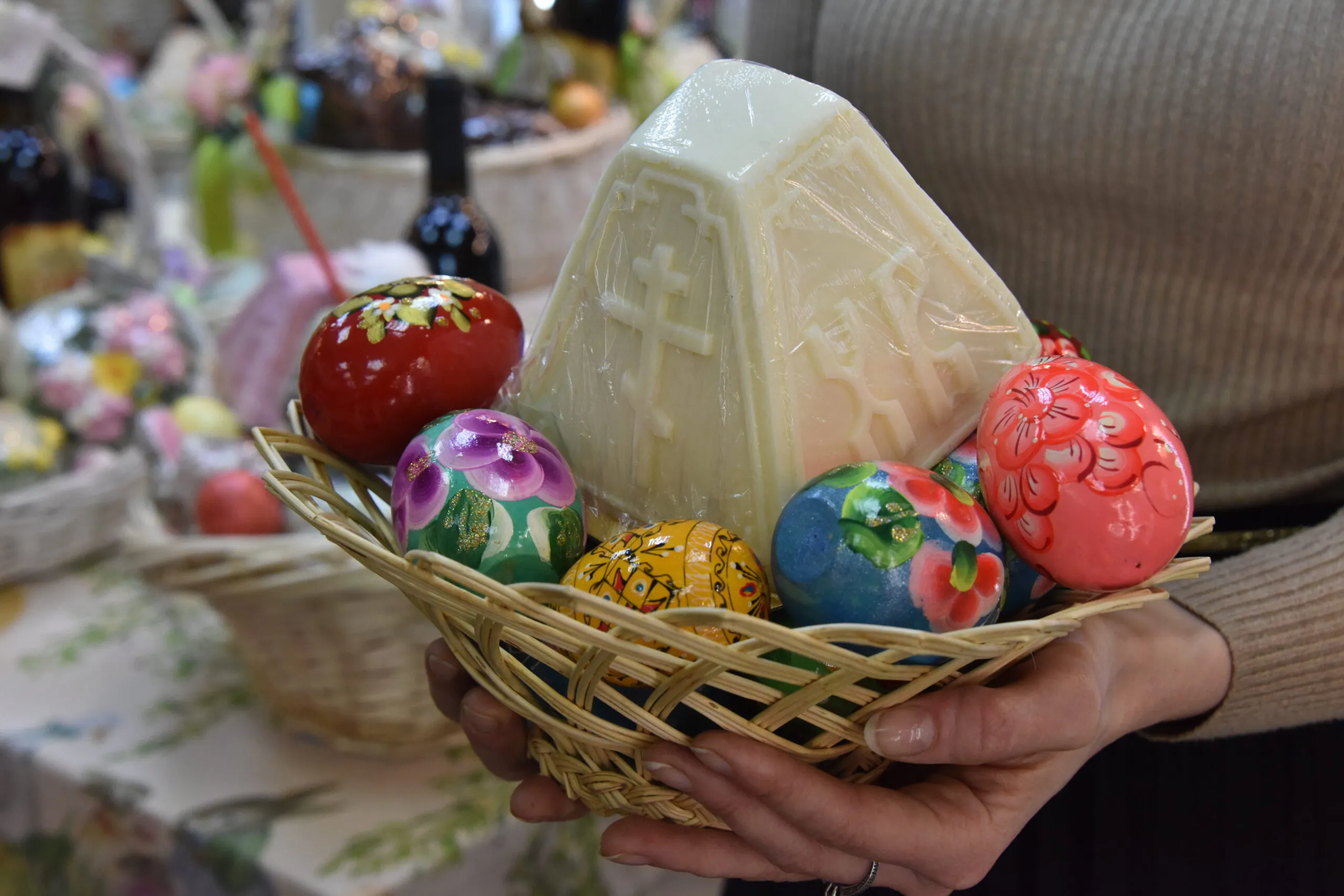 Православная пасха дата. Куличи на Пасху. Пасха суббота перед Пасхой. Яйцо Пасха. Куличи пасхальные и яйца крашеные.
