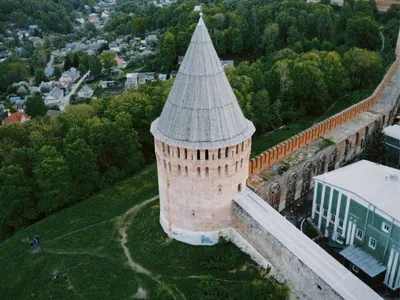 Башня Позднякова (Роговка) и башня Веселуха (Лучинская). Фотография.  Альбом: Смоленск / РусКомпас