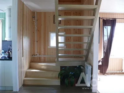 Прямая лестница на второй этаж. Прямая деревянная лестница на 2 этаж в частном  доме | «Лесен-Ко»