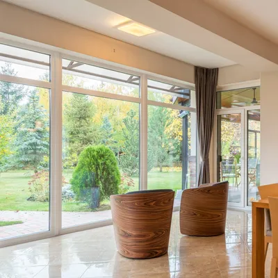 Панорамные окна в доме или квартире. Дизайн интерьера с панорамным  остеклением.