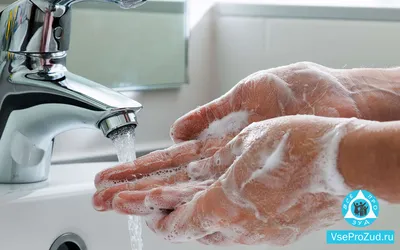 Фото рук с водянистыми пузырьками: нежность и хрупкость