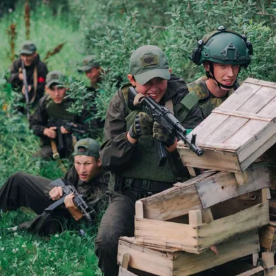 Первый выпускной курсантов Центра военно-спортивной подготовки «Воин»  прошел в Пскове. ФОТО : Псковская Лента Новостей / ПЛН