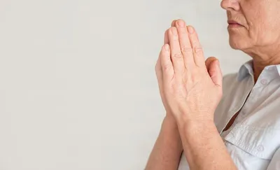 Фото руки с воспаленным сухожилием для диагностики