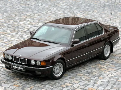 Как вам новый BMW XM? Зачем дизайнеры курят всякую дрянь при создании таких  \"шедевров\"?