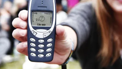 Почему прочных и выносливых телефонов в 2000-х было много, а культовой  стала только Nokia 3310 — Ferra.ru