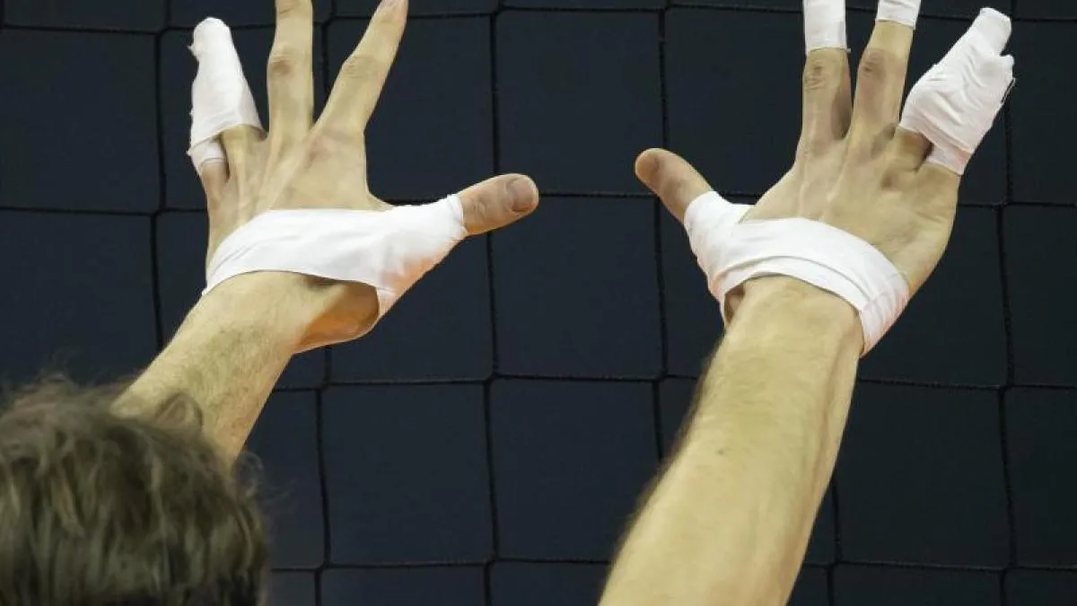 Волейбол пальцы. Травмы пальцев в волейболе. Нападение большого пальца
