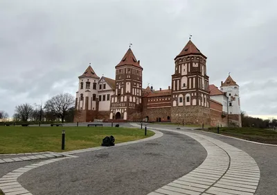 Олесский замок: история, описание, интересные факты и легенды (с фото)
