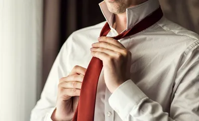 Как правильно завязывать галстук?» — Яндекс Кью