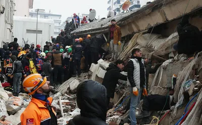 Землетрясение в Непале. Не менее 128 человек погибли в результате  стихийного бедствия — фото с места событий Спектр