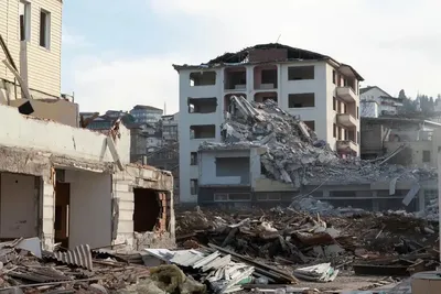 Землетрясение в Японии привело к разрушениям - АЗЕРТАДЖ