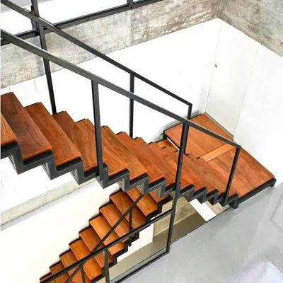 Металлические лестницы на заказ Одесса, заказать металлическую лестницу