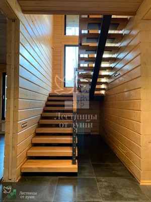 Лестница из сосны в деревянном доме | Лестницы от души