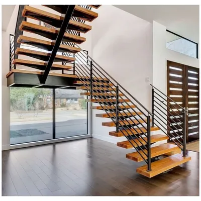Комбинированные лестницы - Металлическая комбинированная лестница с  настилом из деревянных ступеней. Конструкция несущих косоуров в металле и  ограждения из нержавеющей стали