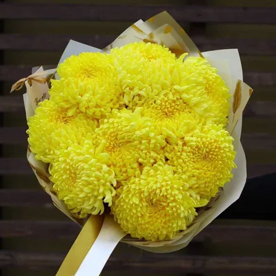 Желтые розы в коробке | купить недорого | доставка по Москве и области